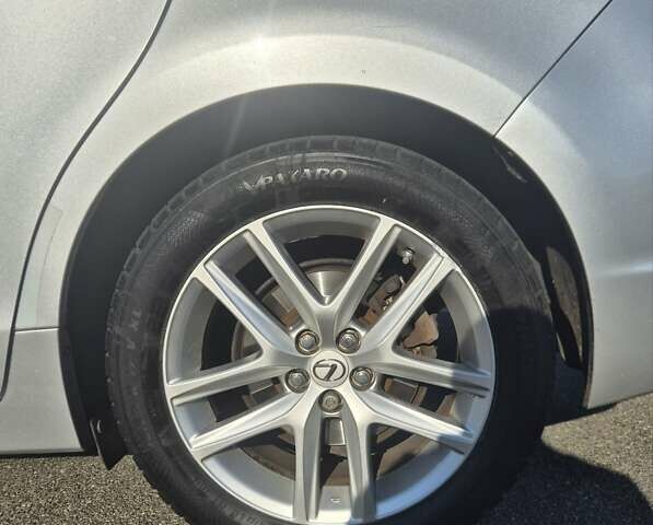 Сірий Лексус СТ, об'ємом двигуна 1.8 л та пробігом 186 тис. км за 15500 $, фото 22 на Automoto.ua