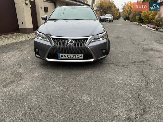 Серый Лексус СТ, объемом двигателя 1.8 л и пробегом 184 тыс. км за 18500 $, фото 2 на Automoto.ua
