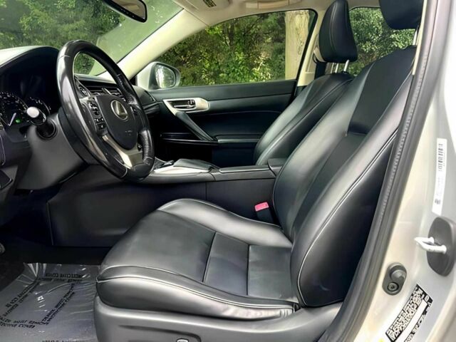 Сірий Лексус СТ, об'ємом двигуна 0 л та пробігом 118 тис. км за 6000 $, фото 6 на Automoto.ua