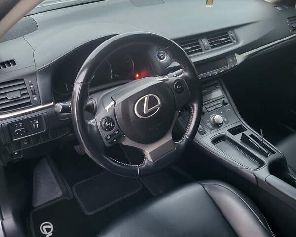 Серый Лексус СТ, объемом двигателя 1.8 л и пробегом 110 тыс. км за 15300 $, фото 8 на Automoto.ua