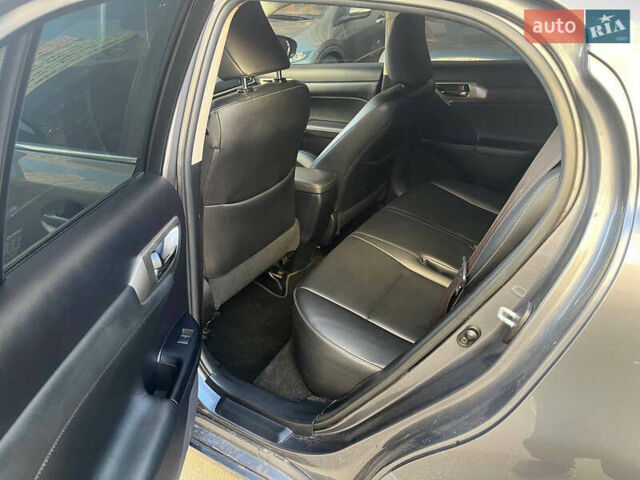 Серый Лексус СТ, объемом двигателя 1.8 л и пробегом 110 тыс. км за 15300 $, фото 10 на Automoto.ua