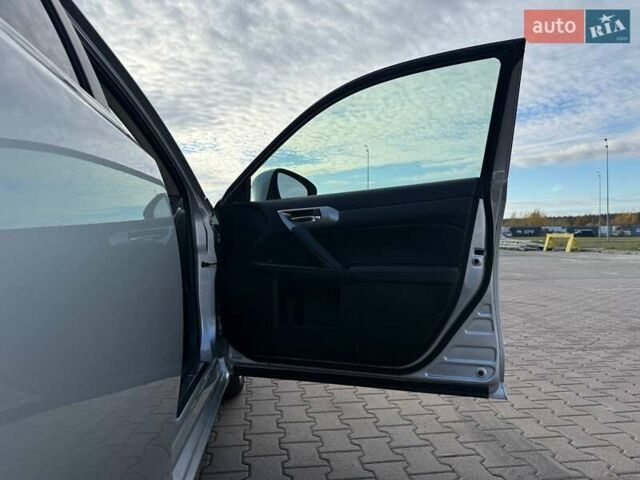 Сірий Лексус СТ, об'ємом двигуна 1.8 л та пробігом 184 тис. км за 12900 $, фото 21 на Automoto.ua