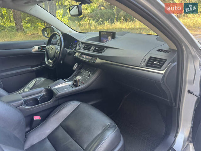 Серый Лексус СТ, объемом двигателя 1.8 л и пробегом 165 тыс. км за 13500 $, фото 15 на Automoto.ua