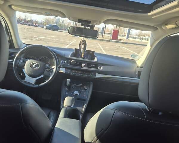 Сірий Лексус СТ, об'ємом двигуна 1.8 л та пробігом 186 тис. км за 15500 $, фото 19 на Automoto.ua