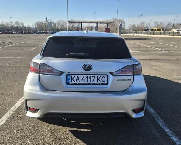 Сірий Лексус СТ, об'ємом двигуна 1.8 л та пробігом 186 тис. км за 15500 $, фото 2 на Automoto.ua