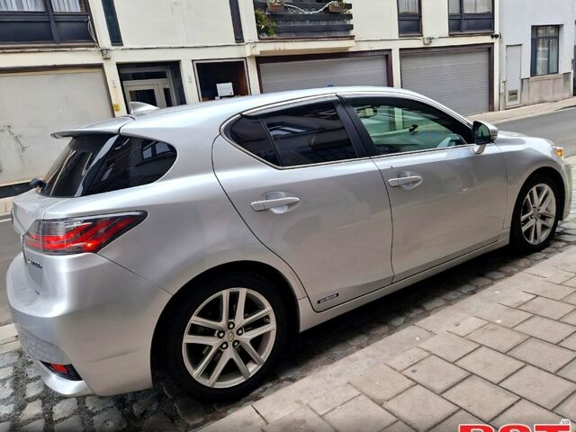 Серый Лексус СТ, объемом двигателя 1.8 л и пробегом 130 тыс. км за 14900 $, фото 4 на Automoto.ua