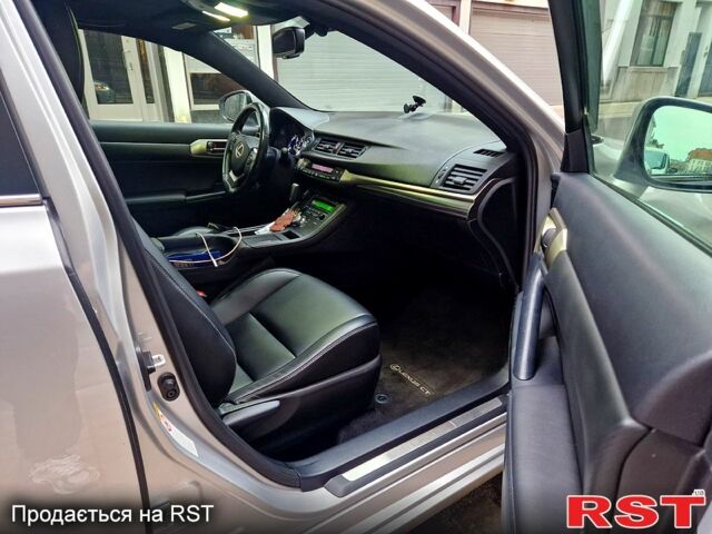 Серый Лексус СТ, объемом двигателя 1.8 л и пробегом 130 тыс. км за 14900 $, фото 10 на Automoto.ua