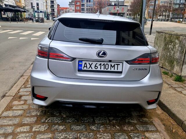 Серый Лексус СТ, объемом двигателя 1.8 л и пробегом 130 тыс. км за 14900 $, фото 6 на Automoto.ua