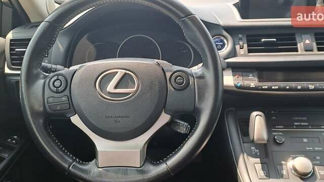 Серый Лексус СТ, объемом двигателя 1.8 л и пробегом 79 тыс. км за 16500 $, фото 4 на Automoto.ua