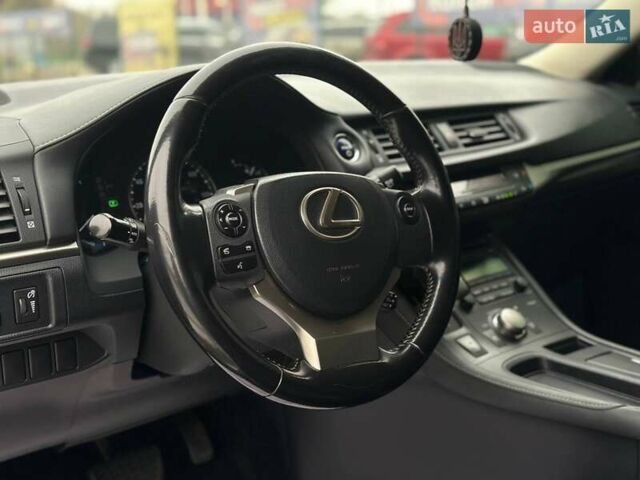 Серый Лексус СТ, объемом двигателя 1.8 л и пробегом 115 тыс. км за 13700 $, фото 12 на Automoto.ua