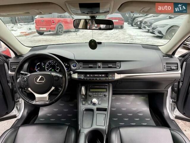 Сірий Лексус СТ, об'ємом двигуна 1.8 л та пробігом 158 тис. км за 13900 $, фото 36 на Automoto.ua