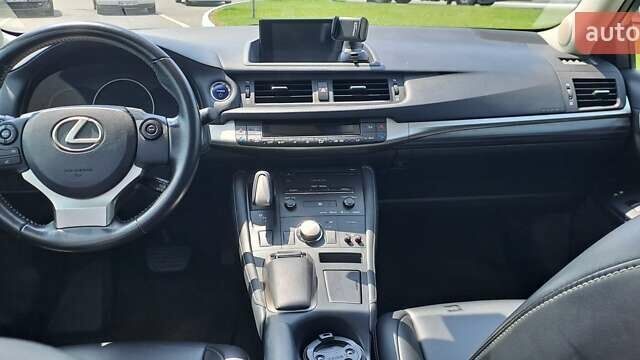 Серый Лексус СТ, объемом двигателя 1.8 л и пробегом 79 тыс. км за 16500 $, фото 5 на Automoto.ua
