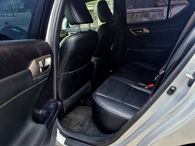 Сірий Лексус СТ, об'ємом двигуна 1.8 л та пробігом 130 тис. км за 14900 $, фото 11 на Automoto.ua