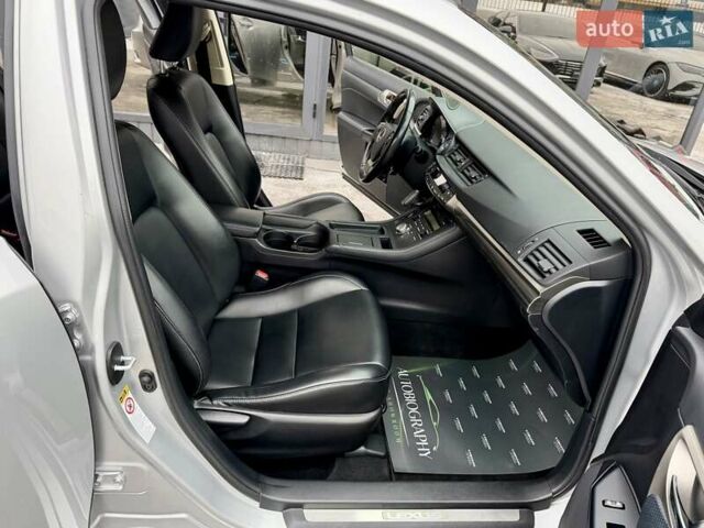 Сірий Лексус СТ, об'ємом двигуна 1.8 л та пробігом 158 тис. км за 13900 $, фото 40 на Automoto.ua