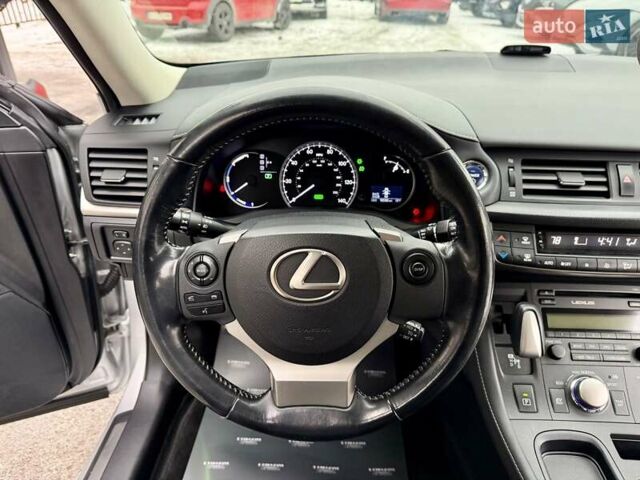 Сірий Лексус СТ, об'ємом двигуна 1.8 л та пробігом 158 тис. км за 13900 $, фото 33 на Automoto.ua