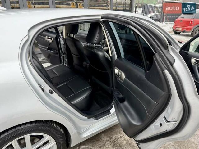 Сірий Лексус СТ, об'ємом двигуна 1.8 л та пробігом 158 тис. км за 13900 $, фото 38 на Automoto.ua