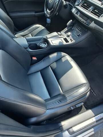 Серый Лексус СТ, объемом двигателя 1.8 л и пробегом 79 тыс. км за 16500 $, фото 2 на Automoto.ua