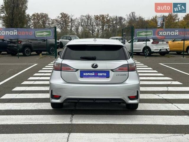 Серый Лексус СТ, объемом двигателя 1.8 л и пробегом 115 тыс. км за 13700 $, фото 5 на Automoto.ua