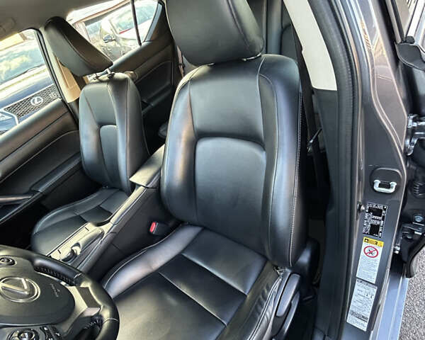 Серый Лексус СТ, объемом двигателя 1.8 л и пробегом 117 тыс. км за 15999 $, фото 26 на Automoto.ua