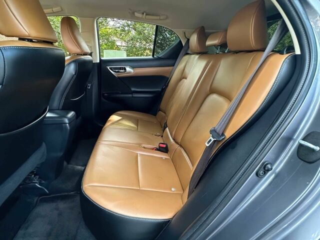 Сірий Лексус СТ, об'ємом двигуна 1.8 л та пробігом 78 тис. км за 4753 $, фото 12 на Automoto.ua