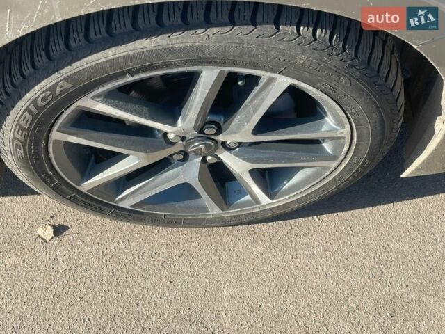 Сірий Лексус СТ, об'ємом двигуна 1.8 л та пробігом 110 тис. км за 16200 $, фото 4 на Automoto.ua