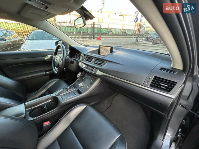 Серый Лексус СТ, объемом двигателя 1.8 л и пробегом 117 тыс. км за 15999 $, фото 15 на Automoto.ua