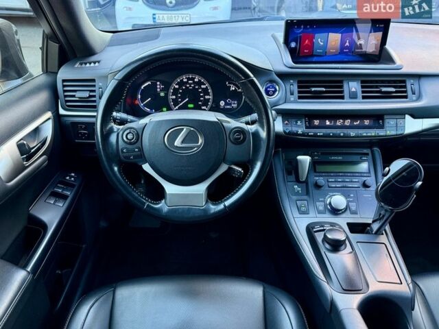 Серый Лексус СТ, объемом двигателя 1.8 л и пробегом 99 тыс. км за 16500 $, фото 24 на Automoto.ua