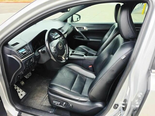 Сірий Лексус СТ, об'ємом двигуна 1.8 л та пробігом 79 тис. км за 4768 $, фото 6 на Automoto.ua