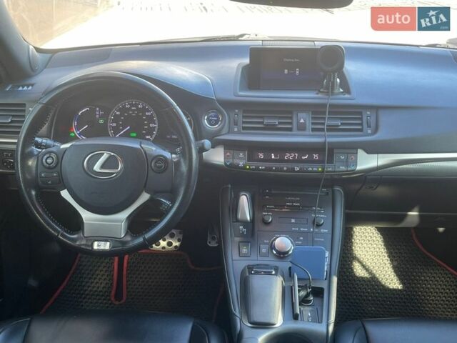 Сірий Лексус СТ, об'ємом двигуна 1.8 л та пробігом 110 тис. км за 16200 $, фото 19 на Automoto.ua