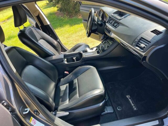 Сірий Лексус СТ, об'ємом двигуна 1.8 л та пробігом 75 тис. км за 4717 $, фото 5 на Automoto.ua