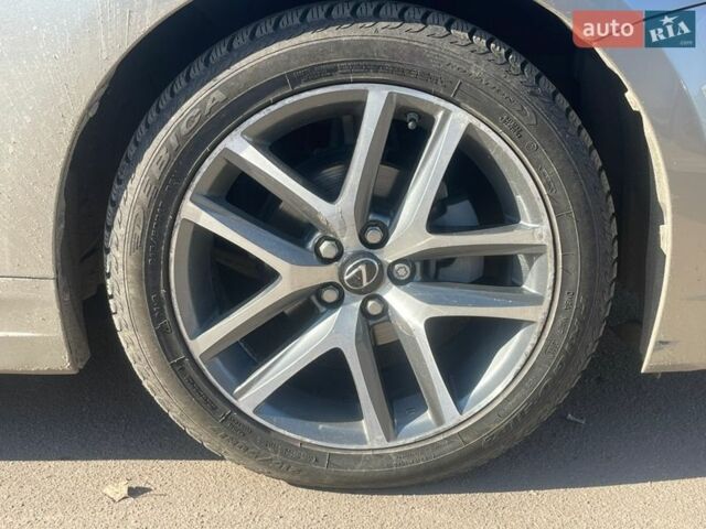 Сірий Лексус СТ, об'ємом двигуна 1.8 л та пробігом 110 тис. км за 16200 $, фото 5 на Automoto.ua