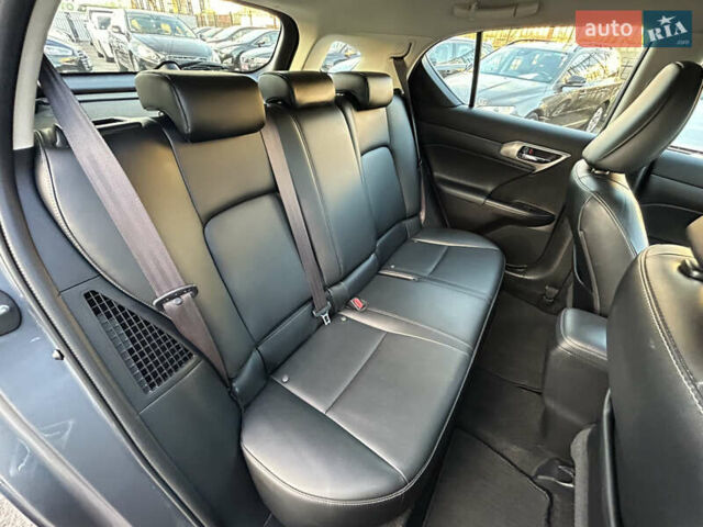 Серый Лексус СТ, объемом двигателя 1.8 л и пробегом 117 тыс. км за 15999 $, фото 31 на Automoto.ua