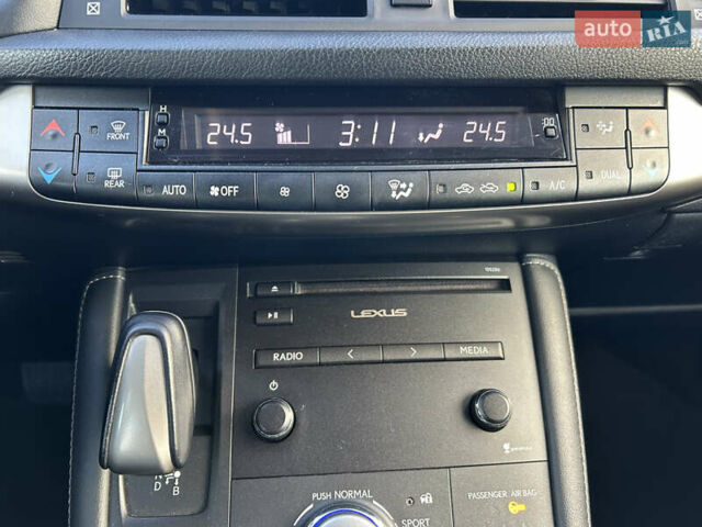 Серый Лексус СТ, объемом двигателя 1.8 л и пробегом 117 тыс. км за 15999 $, фото 22 на Automoto.ua