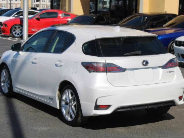 Сірий Лексус СТ, об'ємом двигуна 1.8 л та пробігом 53 тис. км за 8000 $, фото 5 на Automoto.ua