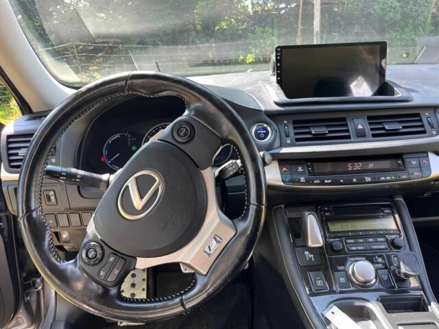 Сірий Лексус СТ, об'ємом двигуна 1.8 л та пробігом 75 тис. км за 4717 $, фото 6 на Automoto.ua