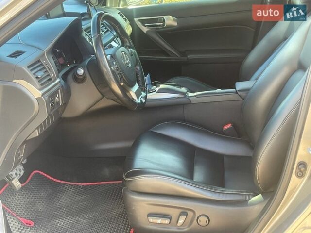 Сірий Лексус СТ, об'ємом двигуна 1.8 л та пробігом 110 тис. км за 16200 $, фото 11 на Automoto.ua
