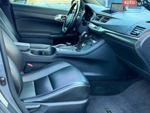 Серый Лексус СТ, объемом двигателя 1.8 л и пробегом 99 тыс. км за 16500 $, фото 19 на Automoto.ua