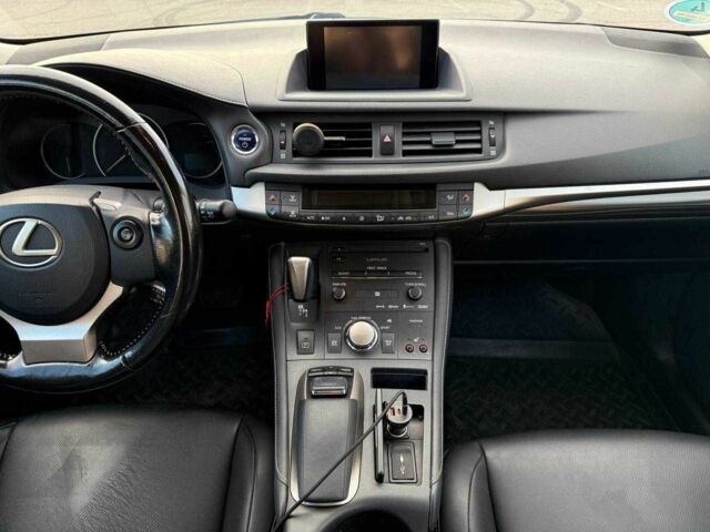 Сірий Лексус СТ, об'ємом двигуна 1.8 л та пробігом 184 тис. км за 12900 $, фото 15 на Automoto.ua