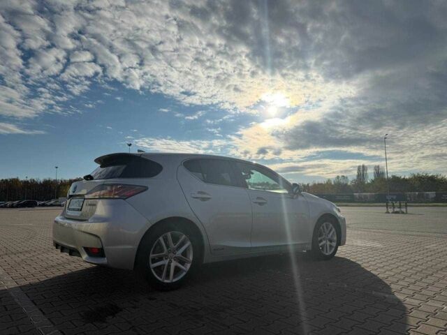 Сірий Лексус СТ, об'ємом двигуна 1.8 л та пробігом 184 тис. км за 12900 $, фото 5 на Automoto.ua