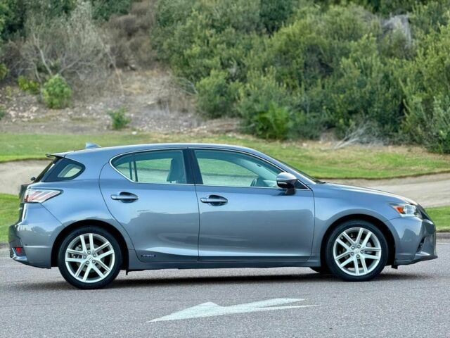 Лексус СТ 2017 у Чернівцях на Automoto.ua Сірий Лексус СТ, об'ємом двигуна 1.8 л та пробігом 68 тис. км за 7800 $, фото 2 на Automoto.ua