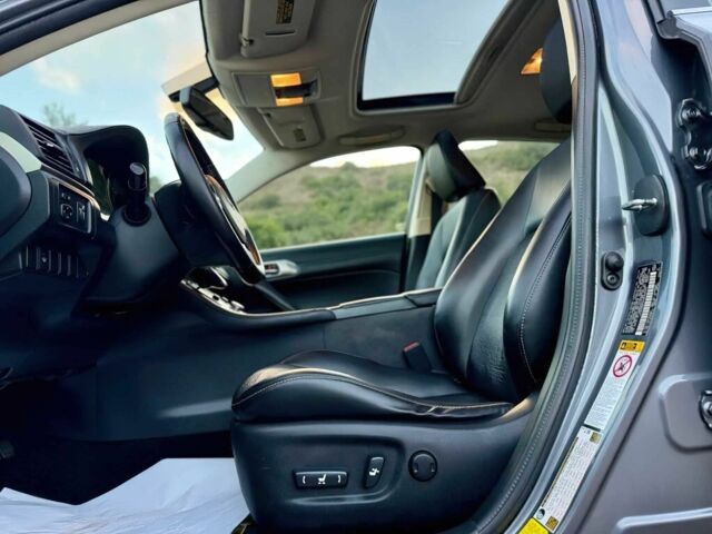 Лексус СТ 2017 у Чернівцях на Automoto.ua Сірий Лексус СТ, об'ємом двигуна 1.8 л та пробігом 68 тис. км за 7800 $, фото 9 на Automoto.ua