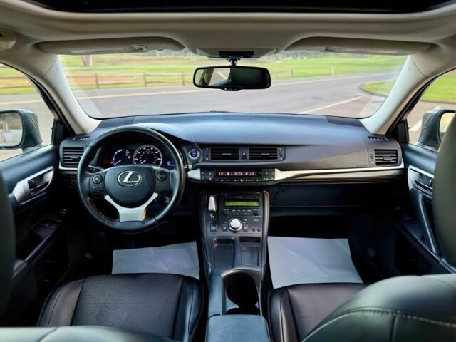 Лексус СТ 2017 у Чернівцях на Automoto.ua Сірий Лексус СТ, об'ємом двигуна 1.8 л та пробігом 68 тис. км за 7800 $, фото 7 на Automoto.ua