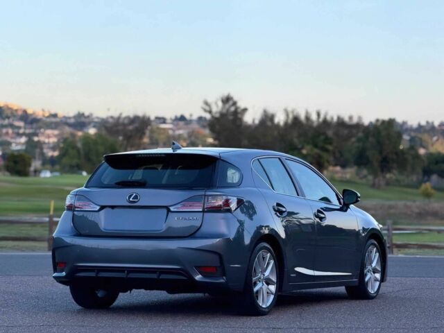 Лексус СТ 2017 у Чернівцях на Automoto.ua Сірий Лексус СТ, об'ємом двигуна 1.8 л та пробігом 68 тис. км за 7800 $, фото 3 на Automoto.ua