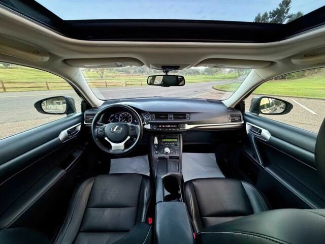 Лексус СТ 2017 у Чернівцях на Automoto.ua Сірий Лексус СТ, об'ємом двигуна 1.8 л та пробігом 68 тис. км за 7800 $, фото 8 на Automoto.ua