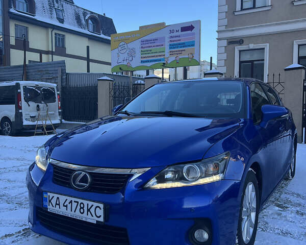 Синий Лексус СТ, объемом двигателя 1.8 л и пробегом 215 тыс. км за 11000 $, фото 1 на Automoto.ua