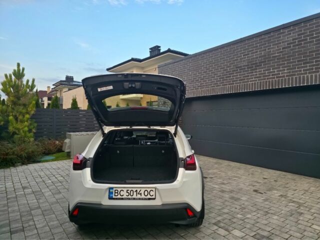 Белый Лексус Другая, объемом двигателя 2 л и пробегом 68 тыс. км за 34800 $, фото 7 на Automoto.ua