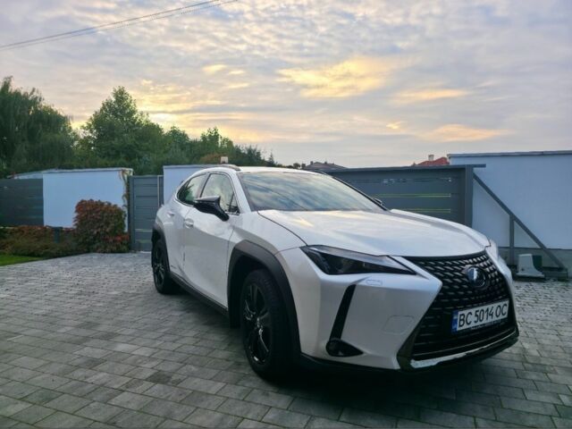 Белый Лексус Другая, объемом двигателя 2 л и пробегом 68 тыс. км за 34800 $, фото 2 на Automoto.ua