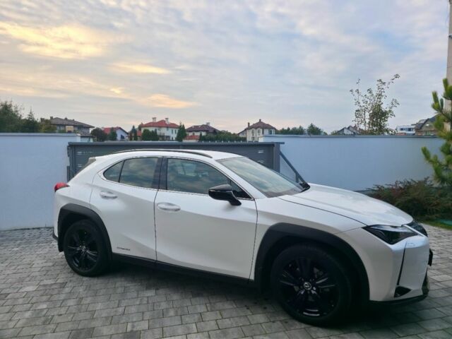 Белый Лексус Другая, объемом двигателя 2 л и пробегом 68 тыс. км за 34800 $, фото 4 на Automoto.ua