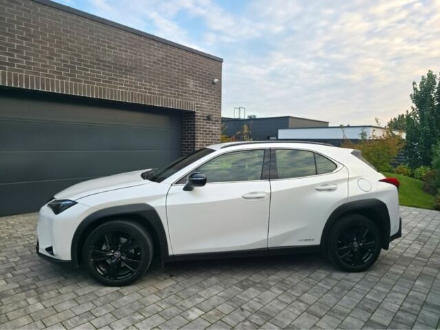 Белый Лексус Другая, объемом двигателя 2 л и пробегом 68 тыс. км за 34800 $, фото 3 на Automoto.ua