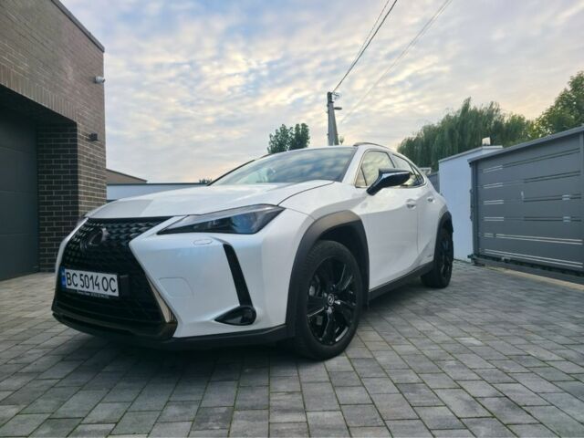 Белый Лексус Другая, объемом двигателя 2 л и пробегом 68 тыс. км за 34800 $, фото 1 на Automoto.ua